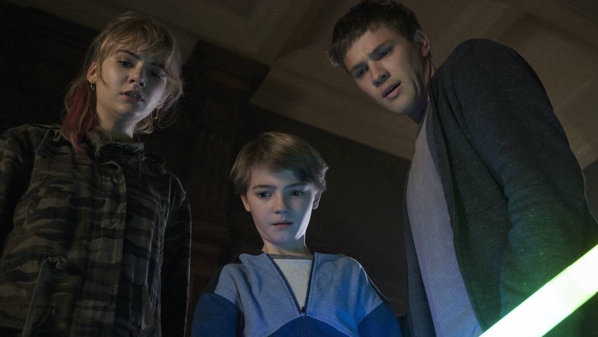 The Locke children Kinsey (Emilia Jones), Bode (Jackson Robert Scott) and Tyler (Connor Jessup) are pulled into a strange world when they move home.