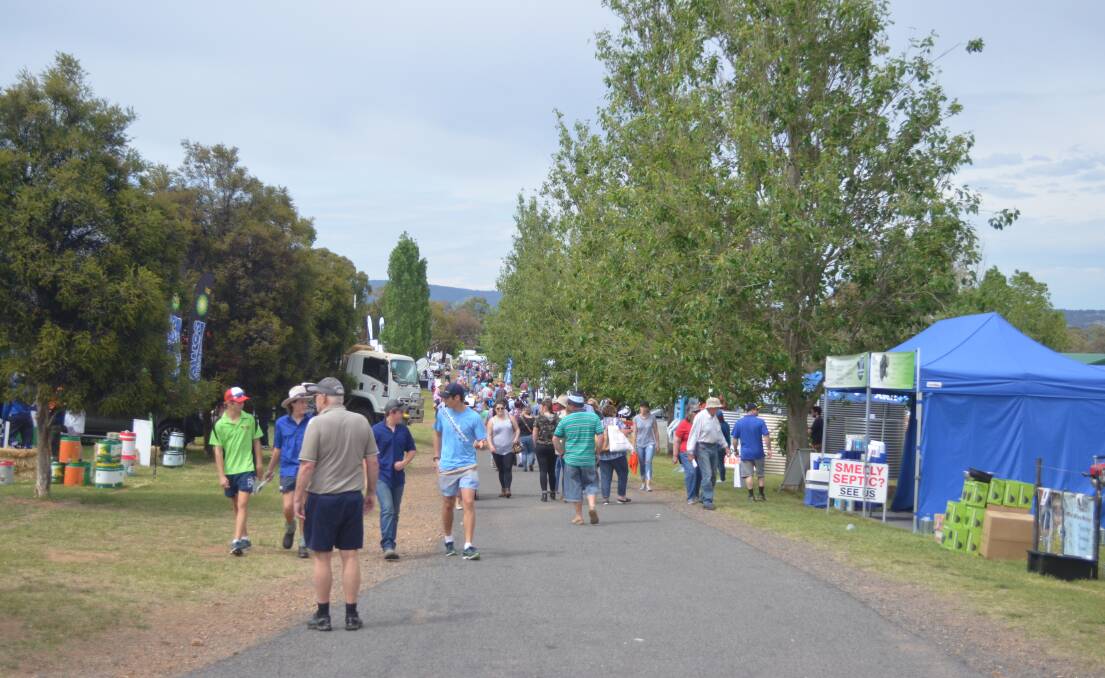 The early morning crowd on Saturday at the Australian National Field Days. Photo: DECLAN RURENGA