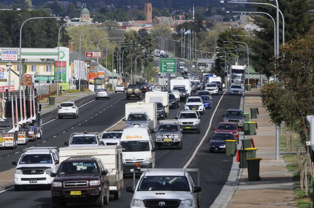 MASS EXODUS: Motorists urged to allow extra travel times as the leave Bathurst following the Great Race. Photo: FILE
