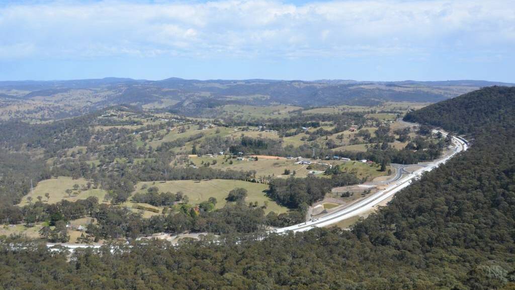 The Great Western Highway at 40 bends east of Lithgow. Holiday traffic has meant motorists can expect lengthy delays on the Great Western Highway nearing Mount Victoria. 