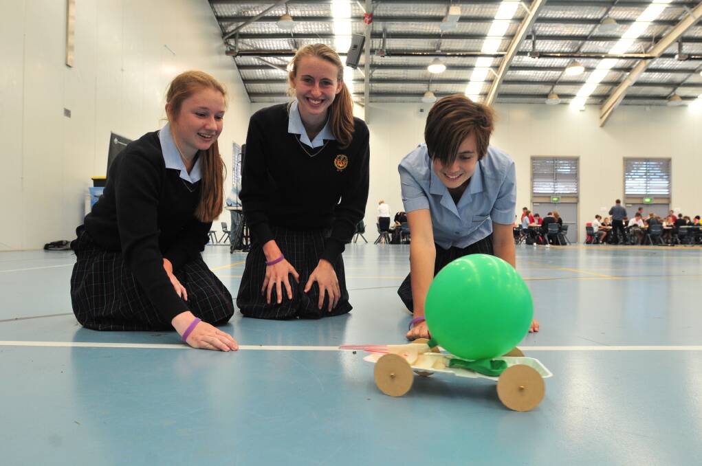 Ainsley Watson, Laura Jaques, Abbey Dean from James Sheahan. project- Puff Puff Golf challenge Photo Jude Keogh