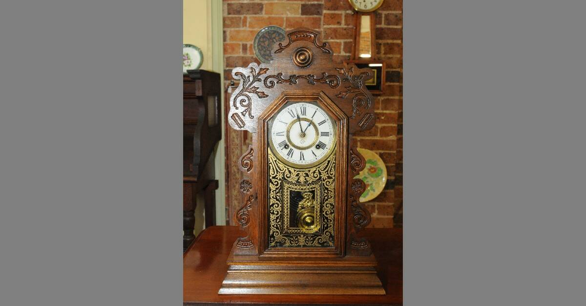 Second Chance Collectables Cottage clock C1900